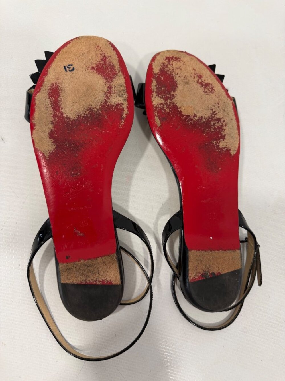 Christian Louboutin Miss Valois Black Patent Leather Bow Flat Sandals Size 39 Au - Picture 3 of 7